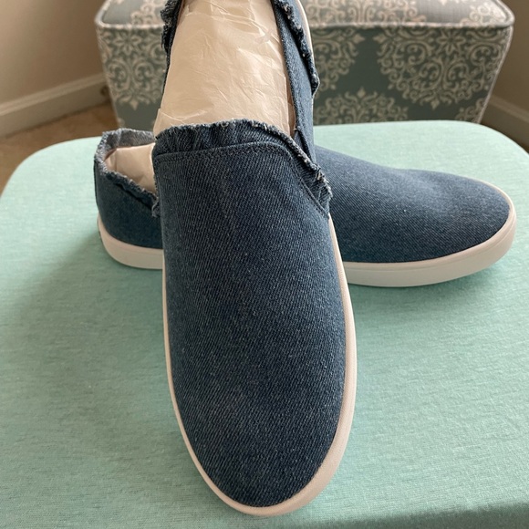 Kate Spade Lily blue denim slip on sneakers size 9 NIB - Picture 4 of 6